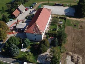 Vrtec in podružnična šola Duplje z igriščem